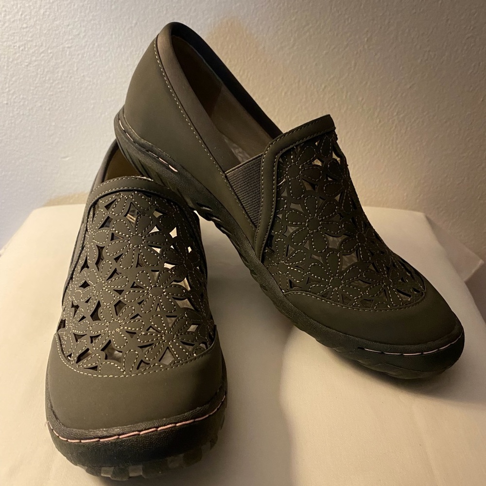 JBU Moccasin Sz 8.5